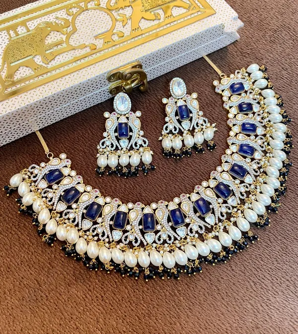 Fine_Polki_Kundan_Necklace_with_Earrings_studded_with_Semi_Precious_Stones_and_Zircon_-01_Set_-_Blue