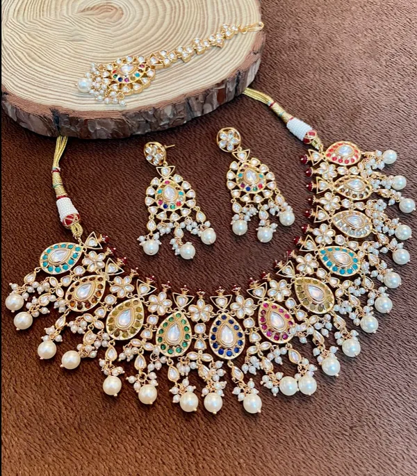 Fine_Polki_Kundan_Necklace_with_Earrings_studded_with_Semi_Precious_Stones_for_Women_-01_Set_-_Multi_Color