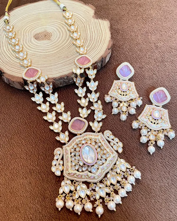 Fine_Polki_Kundan_Necklace_with_Earrings_-01_Set_-_Nude_Pink