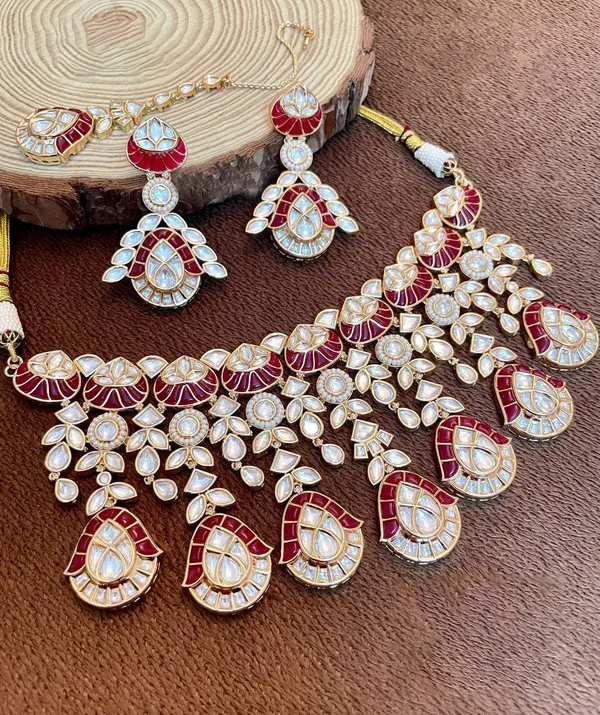 Fine_Polki_Kundan_Necklace_with_Earrings_-01_Set_-_Red
