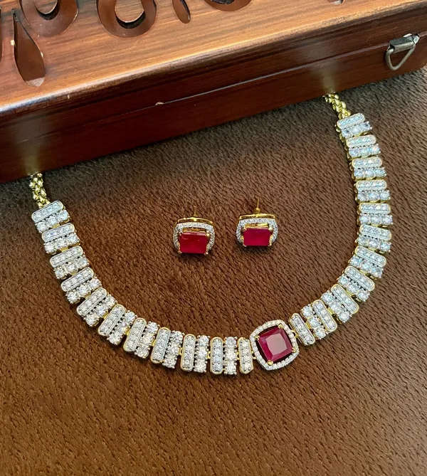 Zircon_Necklace_with_Earrings_studded_with_Semi_Precious_Stones_-01_Set_-_Fuchsia