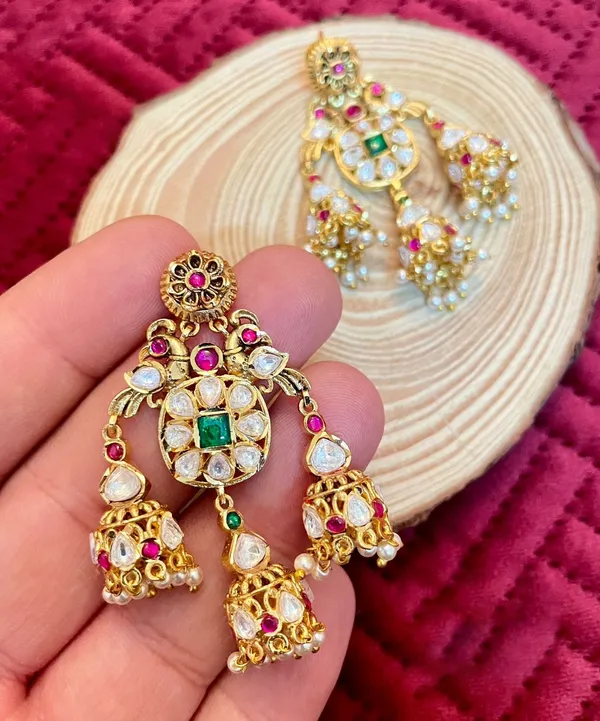 Kundan_Gold_Plated_Earrings_studded_with_Semi_Precious_Stones_-01_Pair_-_Emerald_Green