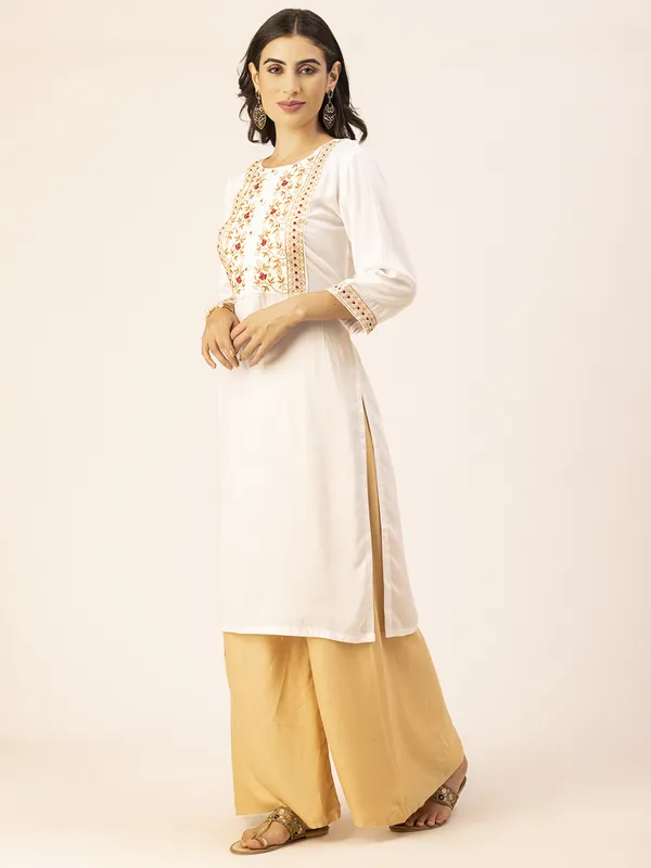 White_Rayon_Slub_Women_Kurta,_Elegant_Floral_Embroidery_&_Handicrafted_Buttons