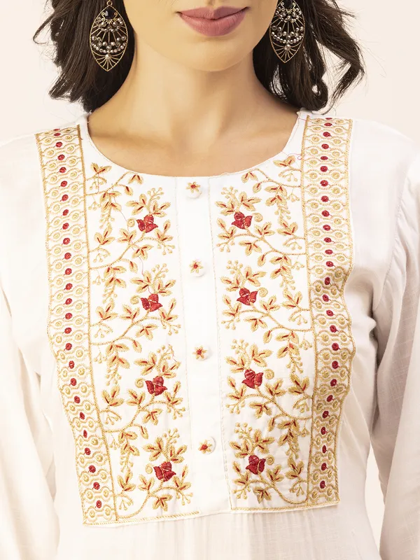 White_Rayon_Slub_Women_Kurta,_Elegant_Floral_Embroidery_&_Handicrafted_Buttons