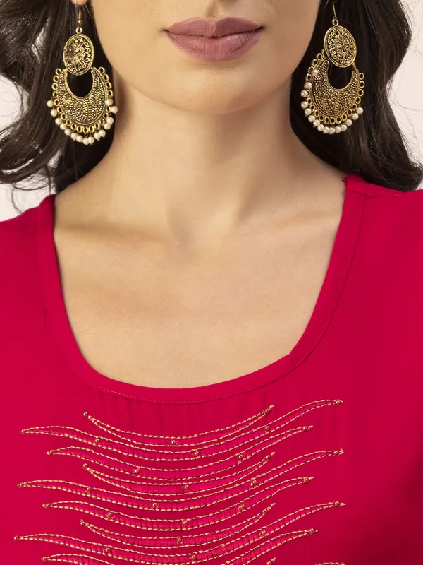 Magenta_Rayon_Women_Kurta,_Stylish_Embroidery_&_Pearl_Hand_work