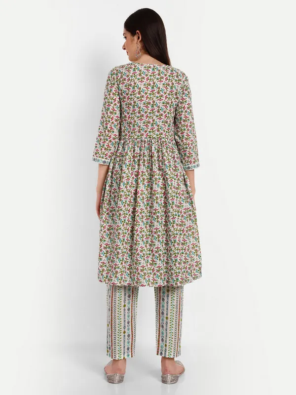 Floral_Print_Straight_Cotton_Ethnic_Wear_Kurta,_Palazzo_Set_for_women