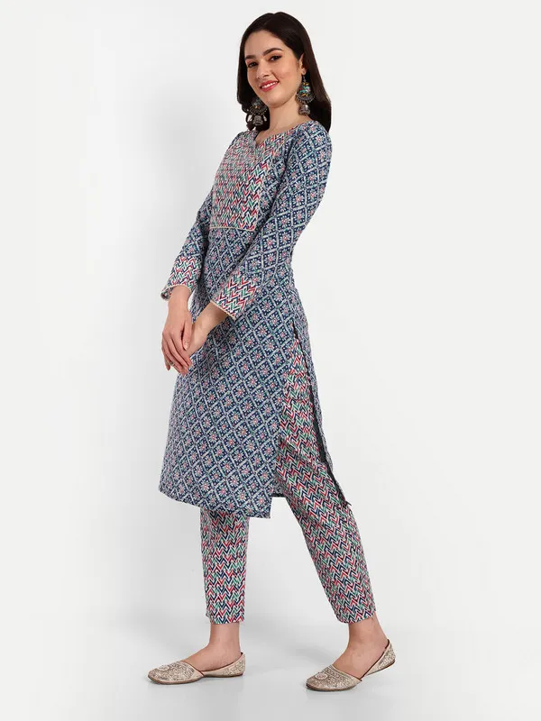 Floral_Print_Straight_Cotton_Ethnic_Wear_Kurta,_Palazzo_Set_for_women