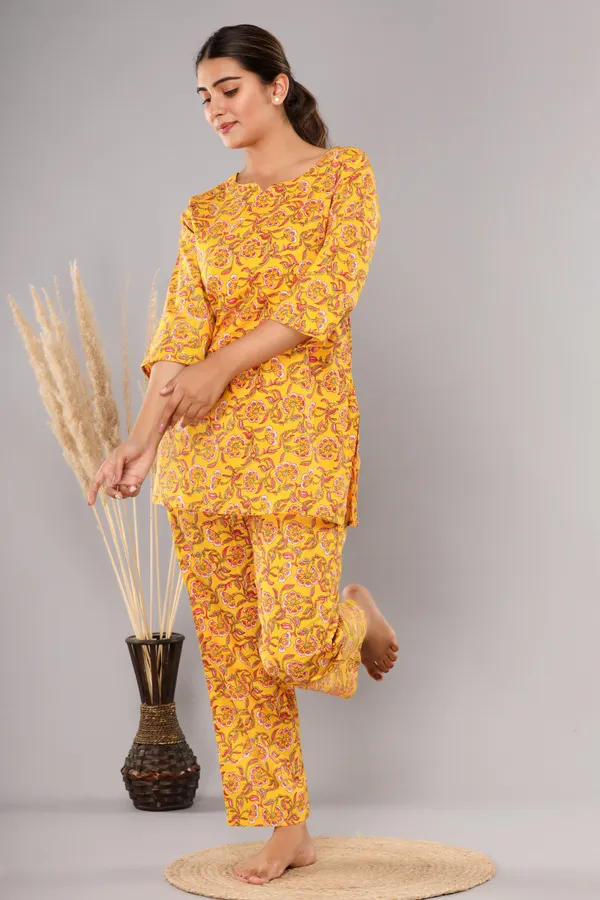Yellow_Night_Suit_Set_|_Printed_Night_Suit_for_Women