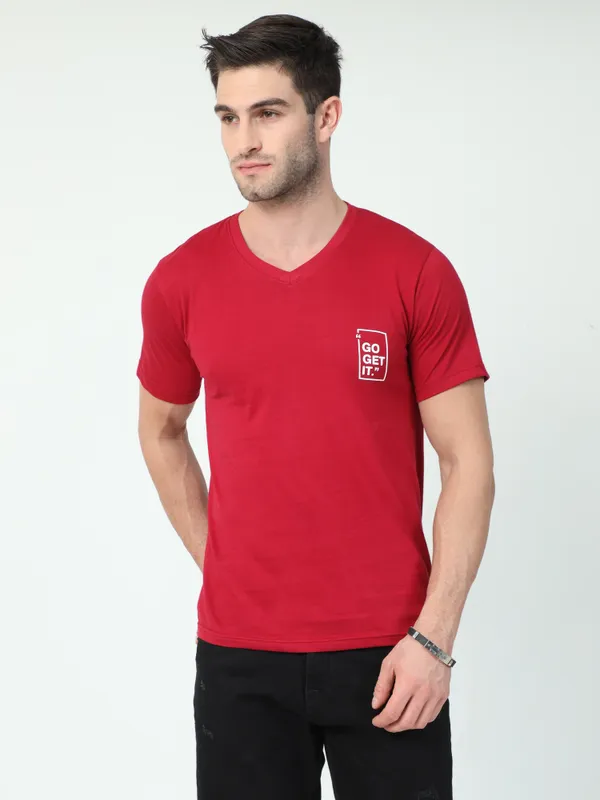 https://cdn-image.blitzshopdeck.in/ShopdeckCatalogue/tr:f-webp,w-600,fo-auto/650ed0b6ab6e7c00123b6dea/media/QUCO_COTTON_MENS_V_NECK_HD_PRINTED_T_SHIRT_1UK45JP9E9_2024-01-01_1.JPG__QUCO