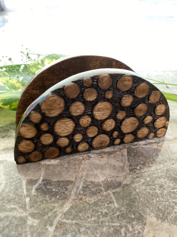 Deluxe_Dotted_Napkin_Stand