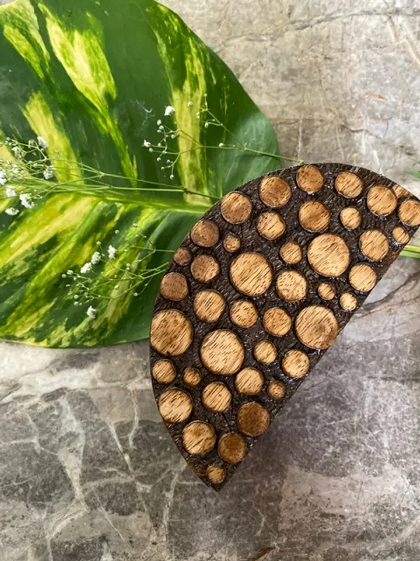 Deluxe_Dotted_Napkin_Stand
