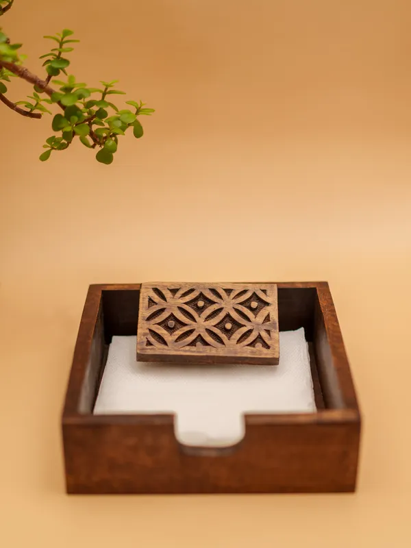 Royal_Floral_Woodwork_-_Weight_Tissue_Holder