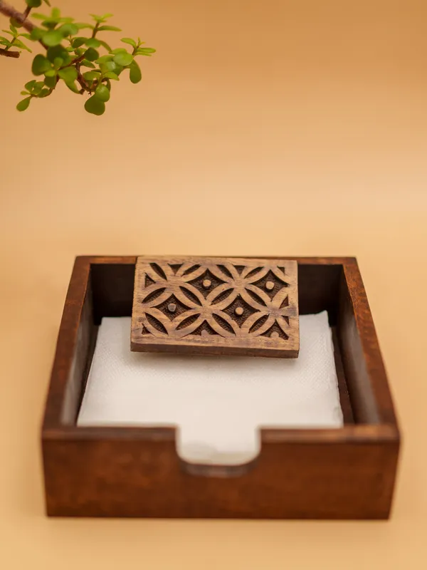 Royal_Floral_Woodwork_-_Weight_Tissue_Holder