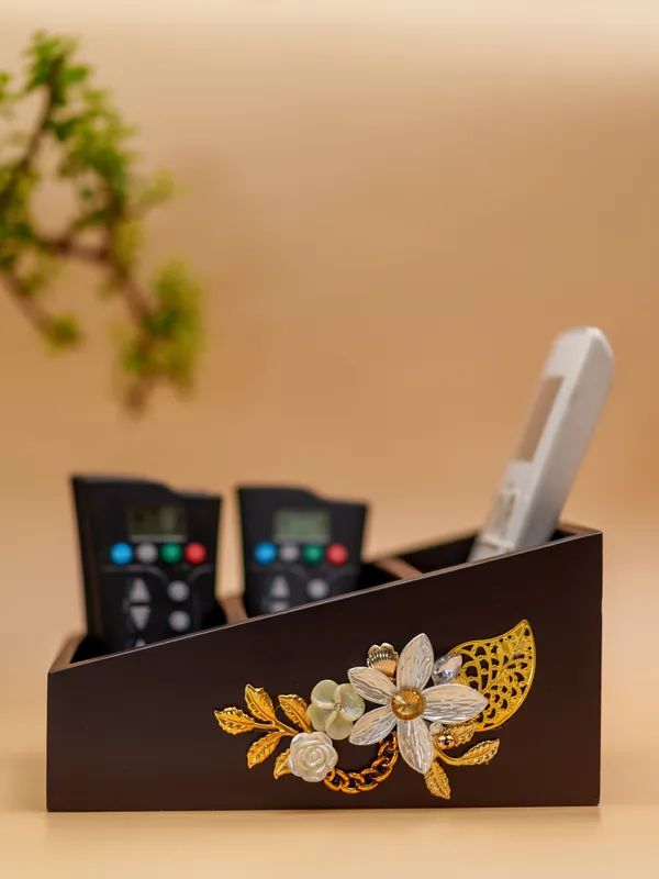 Royal_Blossom_-_Remote_Stand