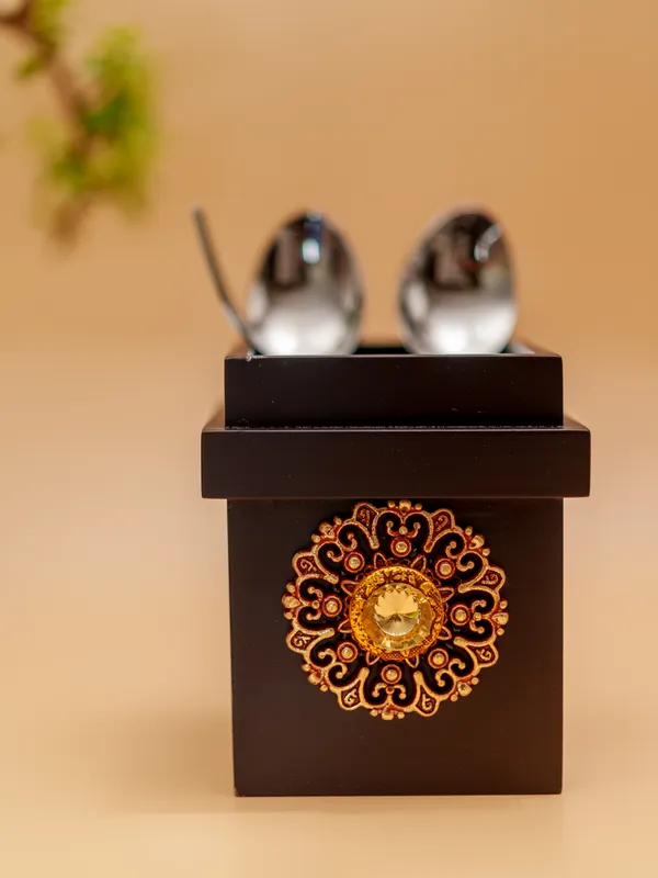 Timeless_Elegance_-_Cutlery_Holder