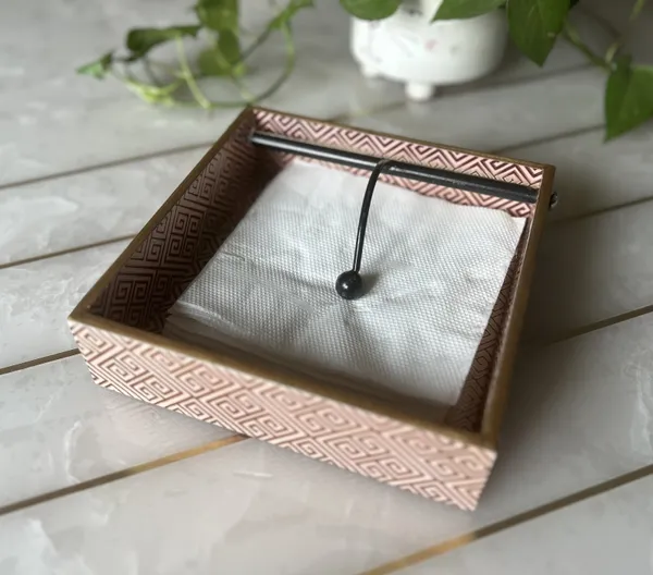 Artistic_Weight_Tissue_Holder_-_003