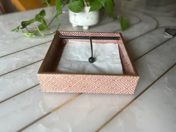 Artistic_Weight_Tissue_Holder_-_003