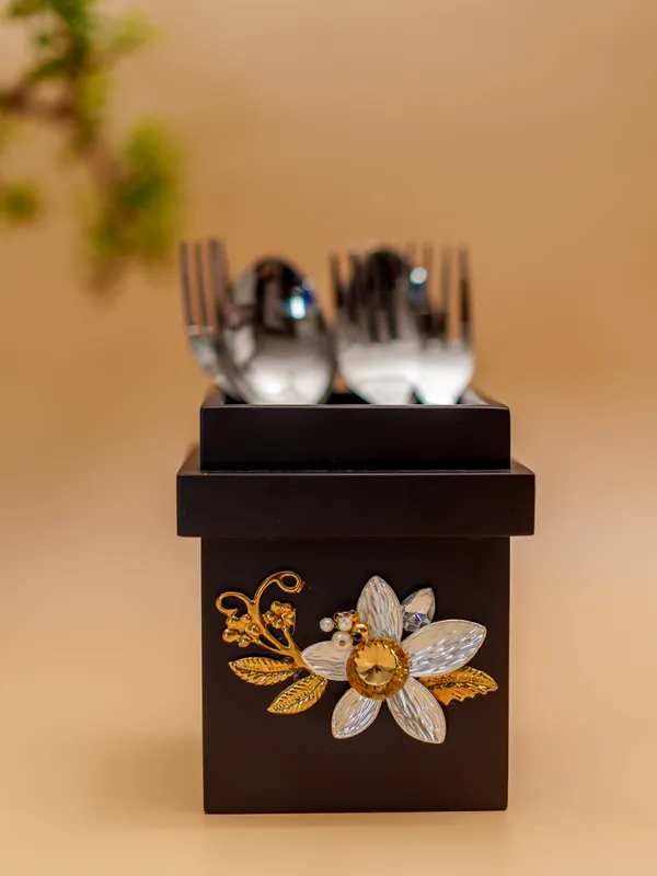 Royal_Blossom_-_Cutlery_Holder
