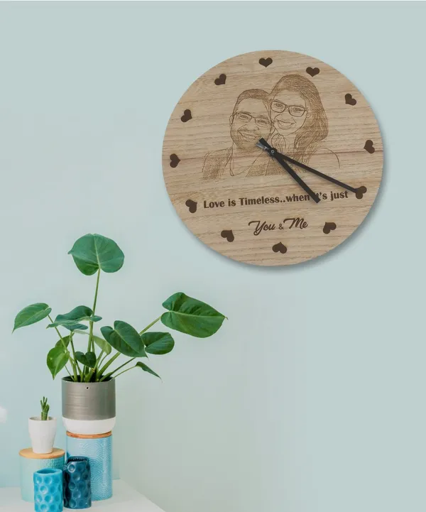 Round_Engraved_Wall_Clock_For_Home_with_Photo_Engraved