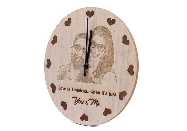 Round_Engraved_Wall_Clock_For_Home_with_Photo_Engraved
