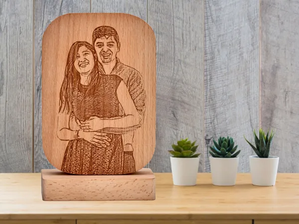 Customized_Wooden_Plaque_With_Magnetic_Stand_Photo_Frame