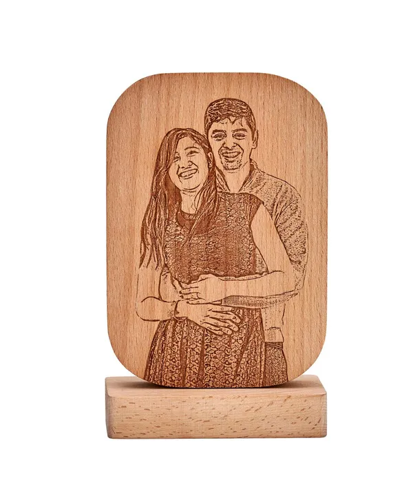 Customized_Wooden_Plaque_With_Magnetic_Stand_Photo_Frame