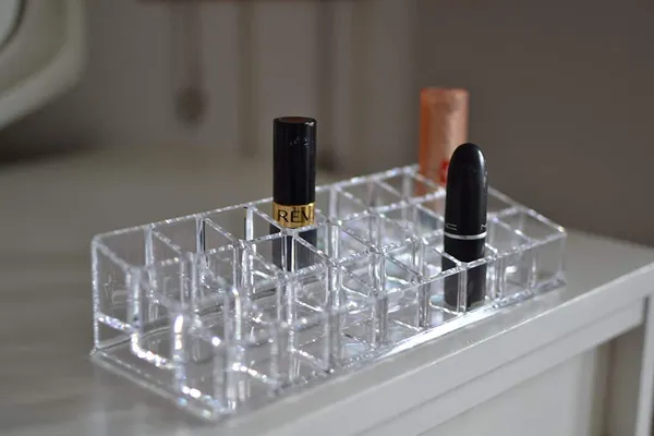 Plastic_Transparent_Cosmetic_Organiser_Nailpaint_Lipstick_Holder_With_24_Grid_Case_Storage_Box_For_Organizing_Dressing_Table_(Fdcco458)