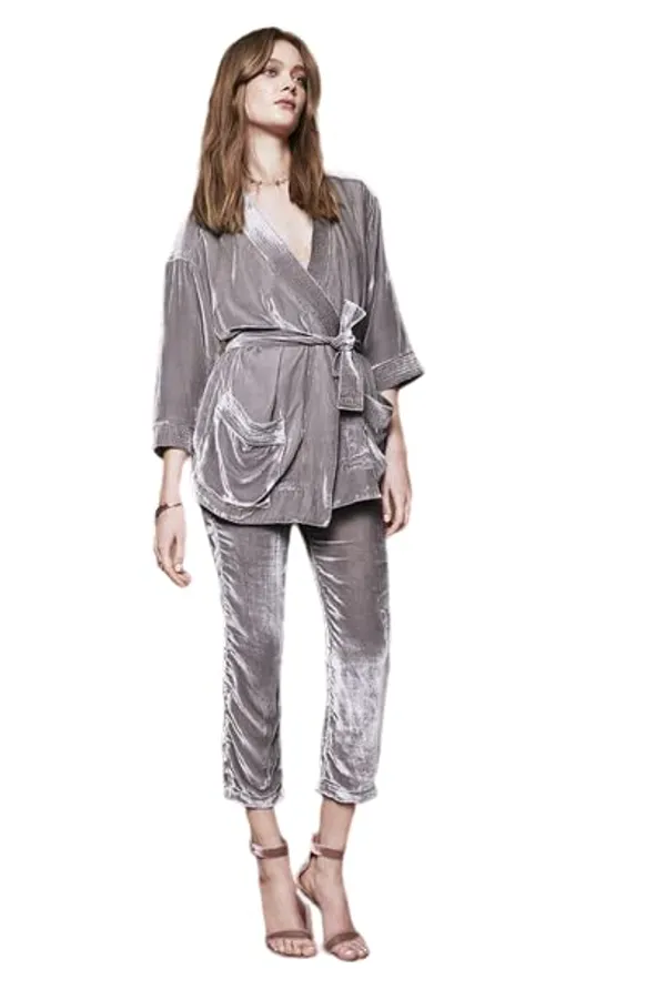 _Regular_Fit_Velvet_Track_Suit_For_Women_Stylish_Ladies_Track_Suit_For_Sports_Wear,_Nightwear,_Jogging,_Daily_Use,_Gym_Wear_Grey
