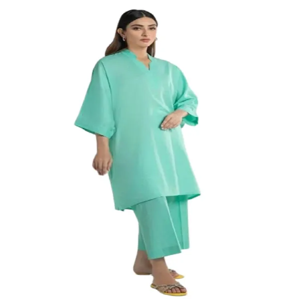Women_Travel_Look_Tracksuit_Blue