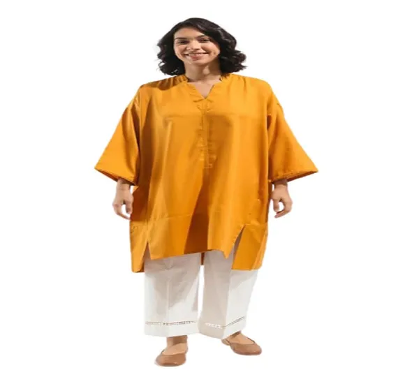 Women_Travel_Look_Tracksuit_Yellow