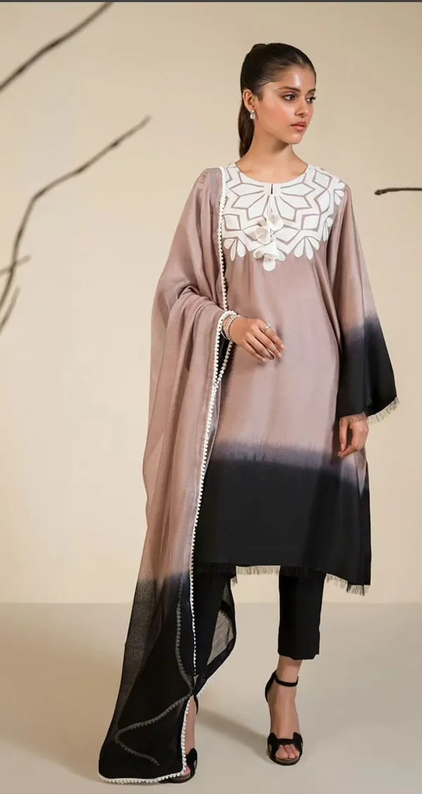 Pure_Crepe_With_Pure_Georget_Dupatta_Suite