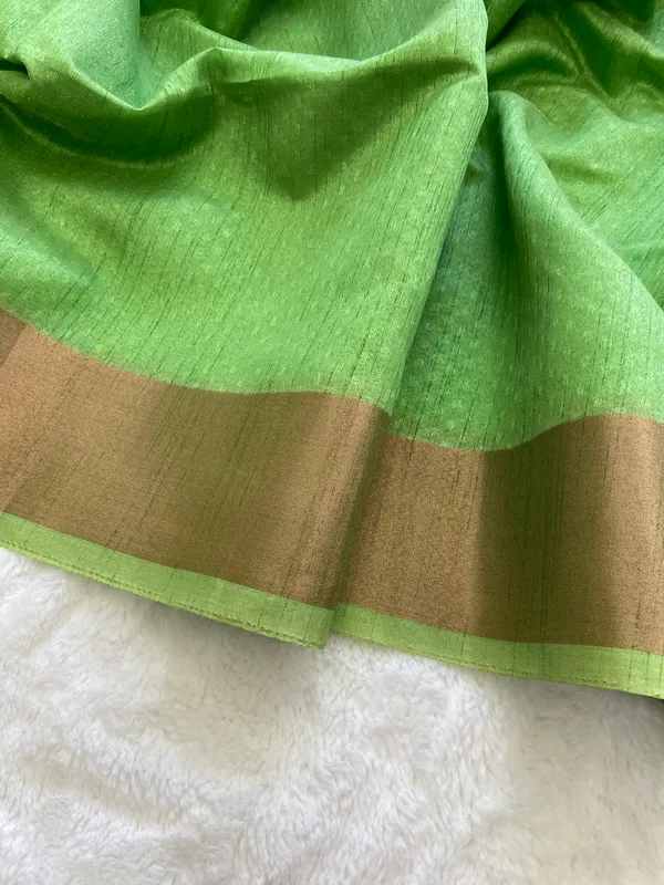 Veda_Green_–_Sacred_Wedding_Special_|_Soft_Banarasi_Silk_Saree_with_Pallu_Sequence_Work,_Gold_Border_&_Running_Blouse_with_Tassels