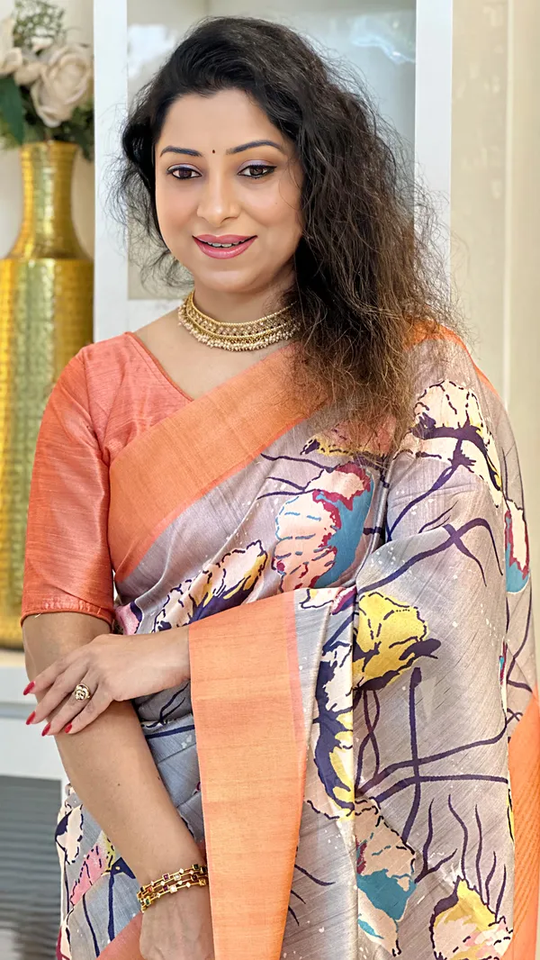 Soft_Tussar_Silk_sarees_with_Beautiful_Print_With_Attractive_Zari_Line_Saree_And_Print_Blouse_With_Tassels