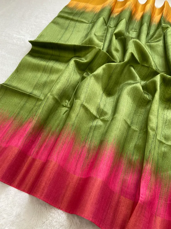 Binita_Pink_&_Green_–_Festive_Season_Special_|_Soft_Tussar_Silk_Saree_with_Print,_Pallu_&_Contrast_Print_Blouse_with_Tassels