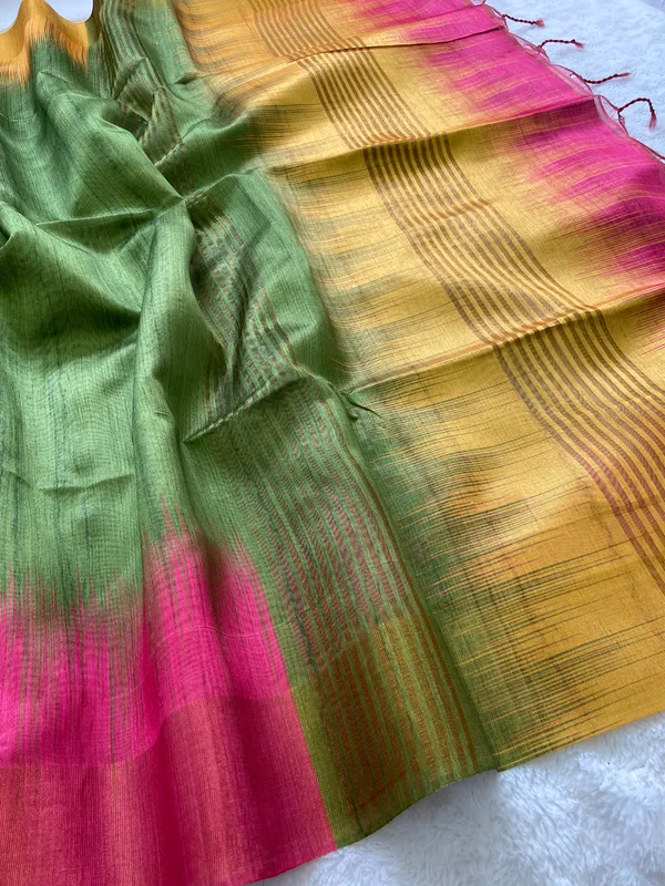 Binita_Pink_&_Green_–_Festive_Season_Special_|_Soft_Tussar_Silk_Saree_with_Print,_Pallu_&_Contrast_Print_Blouse_with_Tassels
