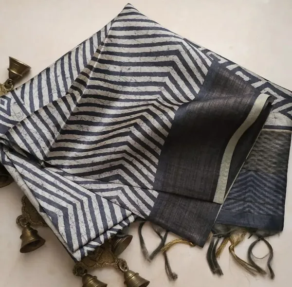 Ganga_Black_–_Sacred_Aesthetic_Edit_for_You_|_Soft_Tussar_Silk_Saree_with_Print,_Border_&_Contrast_Print_Blouse_with_Tassels