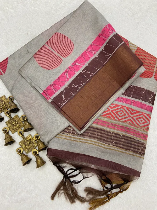 Hiral_Grey_–_Diamond_Aesthetic_Edit_for_You_|_Soft_Tussar_Silk_Saree_with_Print,_Border_&_Contrast_Print_Blouse_with_Tassels