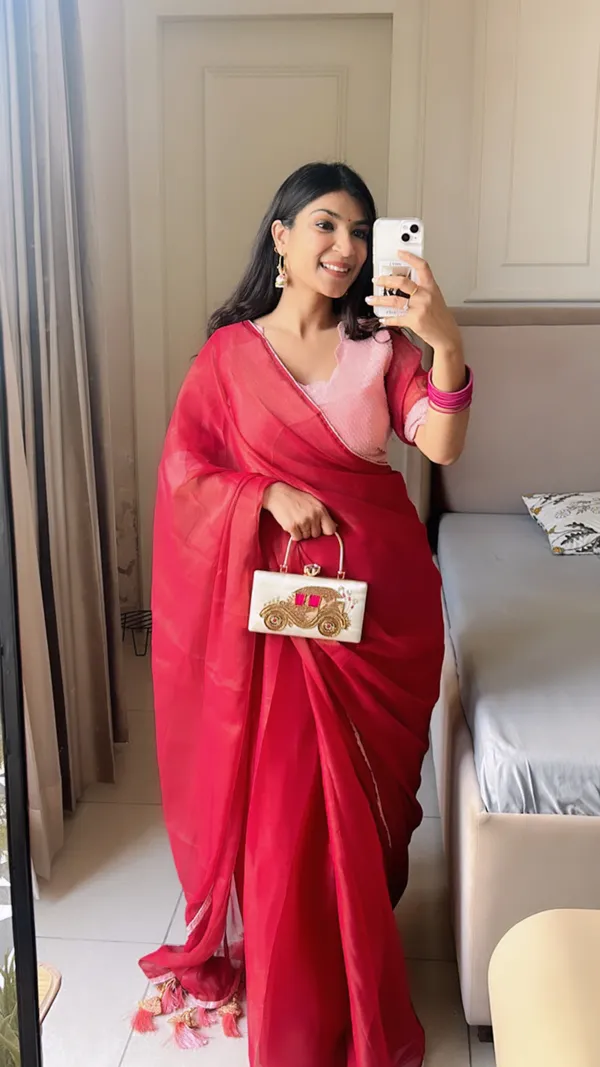 Satya_Pink_–_Truthful_Diwali_Special_|_Premium_Gold_Coin_Fabric_Saree_with_Pattern,_Stitched_Blouse_Design_&_Georgette_Blouse_Fabric_&_Piping_Work