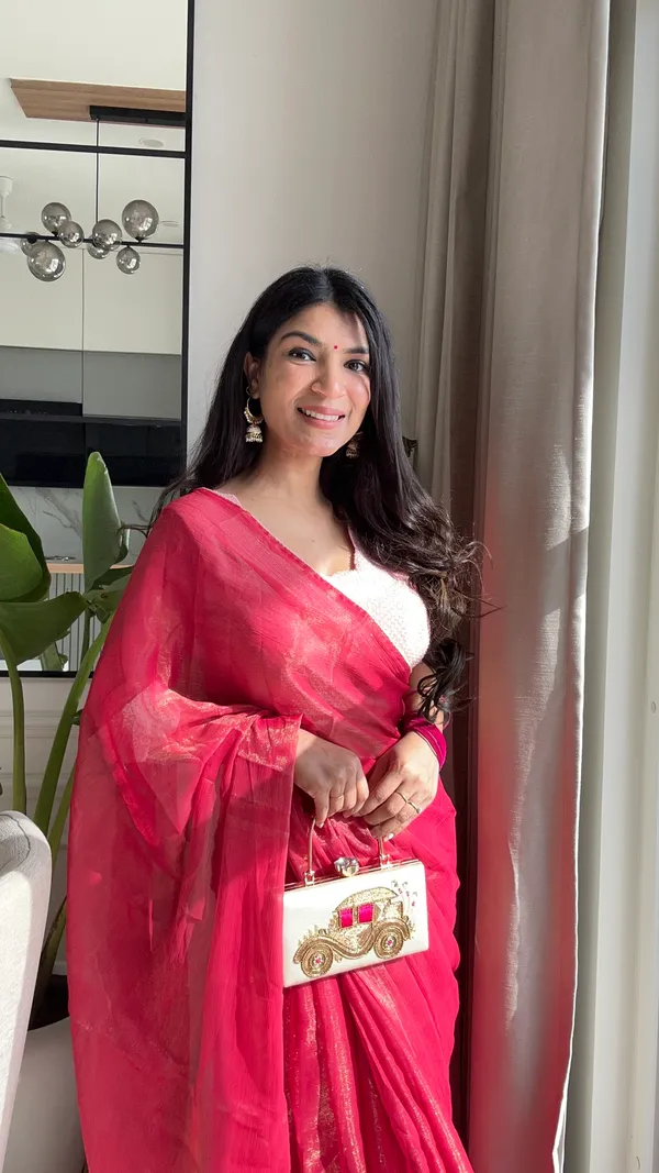 Satya_Pink_–_Truthful_Diwali_Special_|_Premium_Gold_Coin_Fabric_Saree_with_Pattern,_Stitched_Blouse_Design_&_Georgette_Blouse_Fabric_&_Piping_Work