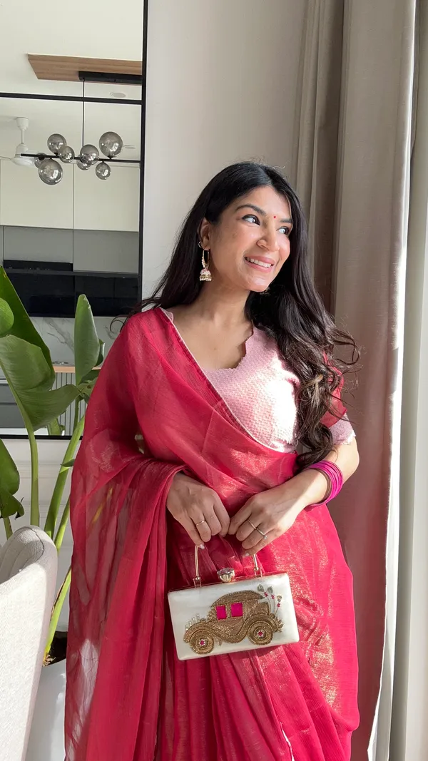 Satya_Pink_–_Truthful_Diwali_Special_|_Premium_Gold_Coin_Fabric_Saree_with_Pattern,_Stitched_Blouse_Design_&_Georgette_Blouse_Fabric_&_Piping_Work