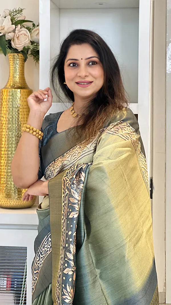 Soft_Tussar_Silk_sarees_with_Beautiful_Print_With_Attractive_Border_And_Contrast_Print_Blouse_With_Tassels_(Lunar_green)