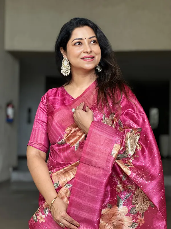Soft_Tussar_Silk_sarees_with_Beautiful_Print_With_Attractive_Pallu_&_Zari_Border_And_Contrast_Print_Blouse_With_Tassels
