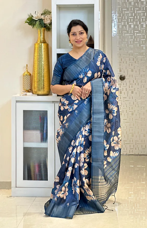 Soft_Tussar_Silk_sarees_with_Beautiful_Print_With_Attractive_Pallu_&_Zari_Border_And_Contrast_Print_Blouse_With_Tassels