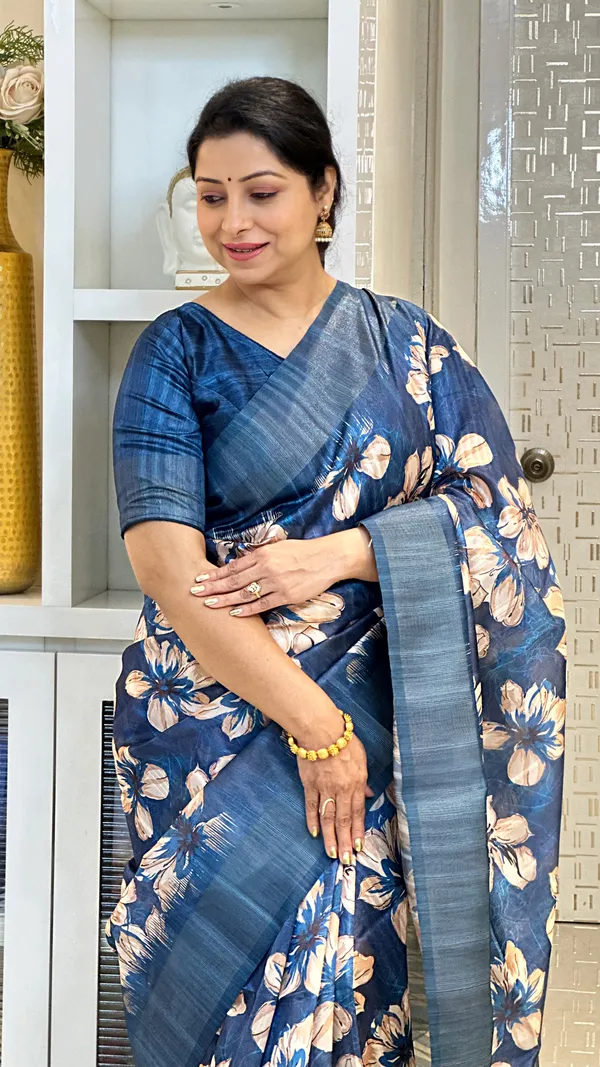 Soft_Tussar_Silk_sarees_with_Beautiful_Print_With_Attractive_Pallu_&_Zari_Border_And_Contrast_Print_Blouse_With_Tassels