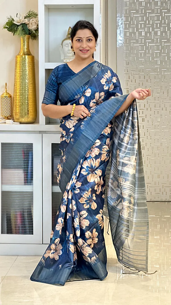 Soft_Tussar_Silk_sarees_with_Beautiful_Print_With_Attractive_Pallu_&_Zari_Border_And_Contrast_Print_Blouse_With_Tassels
