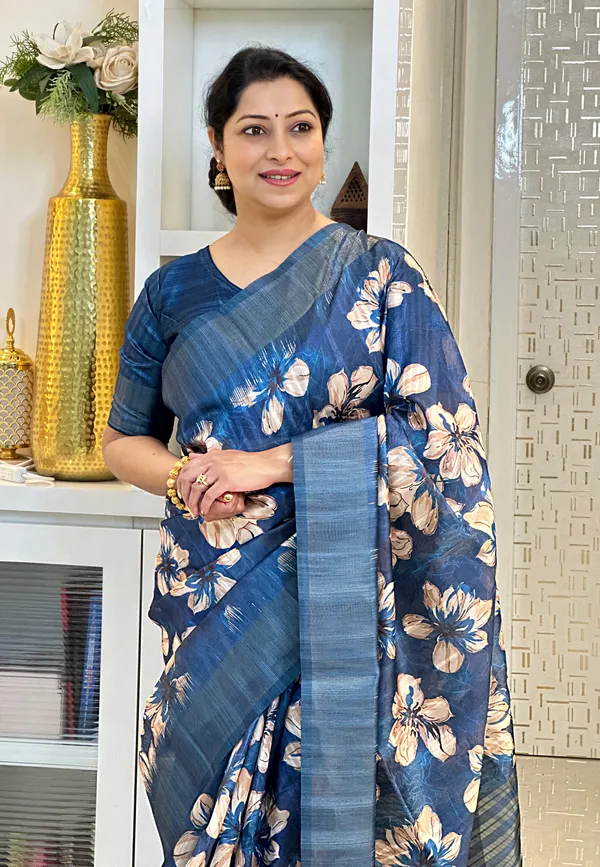Soft_Tussar_Silk_sarees_with_Beautiful_Print_With_Attractive_Pallu_&_Zari_Border_And_Contrast_Print_Blouse_With_Tassels