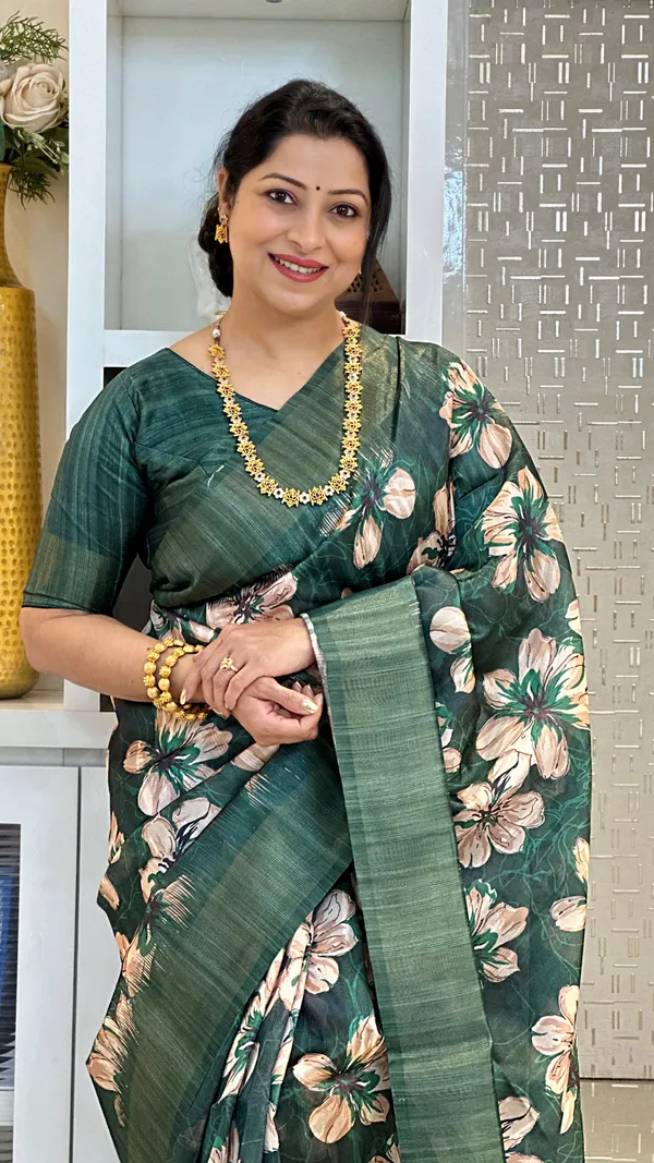Gargi_Green_–_Wise_Navratri_Special_|_Soft_Tussar_Silk_Saree_with_Print,_Pallu_&_Zari_Border_&_Contrast_Print_Blouse_with_Tassels