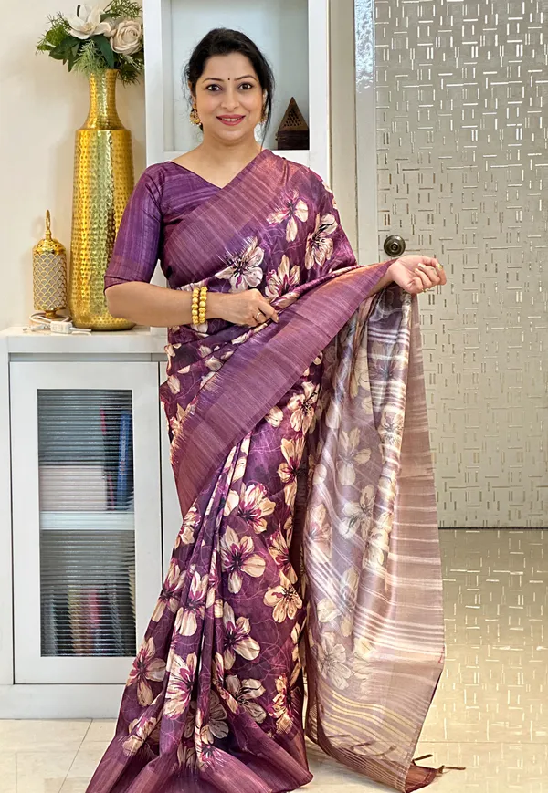 Soft_Tussar_Silk_sarees_with_Beautiful_Print_With_Attractive_Pallu_&_Zari_Border_And_Contrast_Print_Blouse_With_Tassels