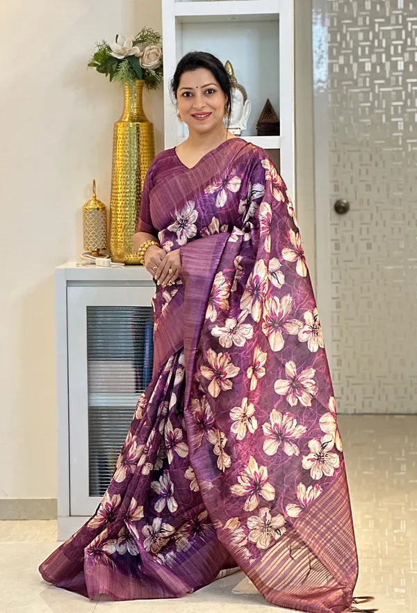 Soft_Tussar_Silk_sarees_with_Beautiful_Print_With_Attractive_Pallu_&_Zari_Border_And_Contrast_Print_Blouse_With_Tassels
