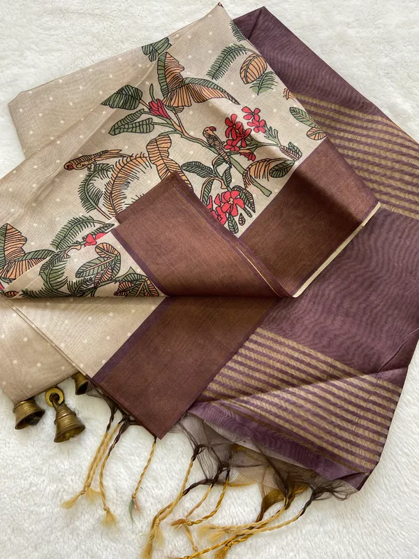 Soft_Tussar_Silk_sarees_with_Beautiful_Print_With_Attractive_Border_And_Contrast_Print_Blouse_With_Tassels